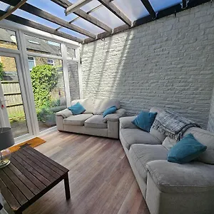 Brylie House, Large Family Holiday home